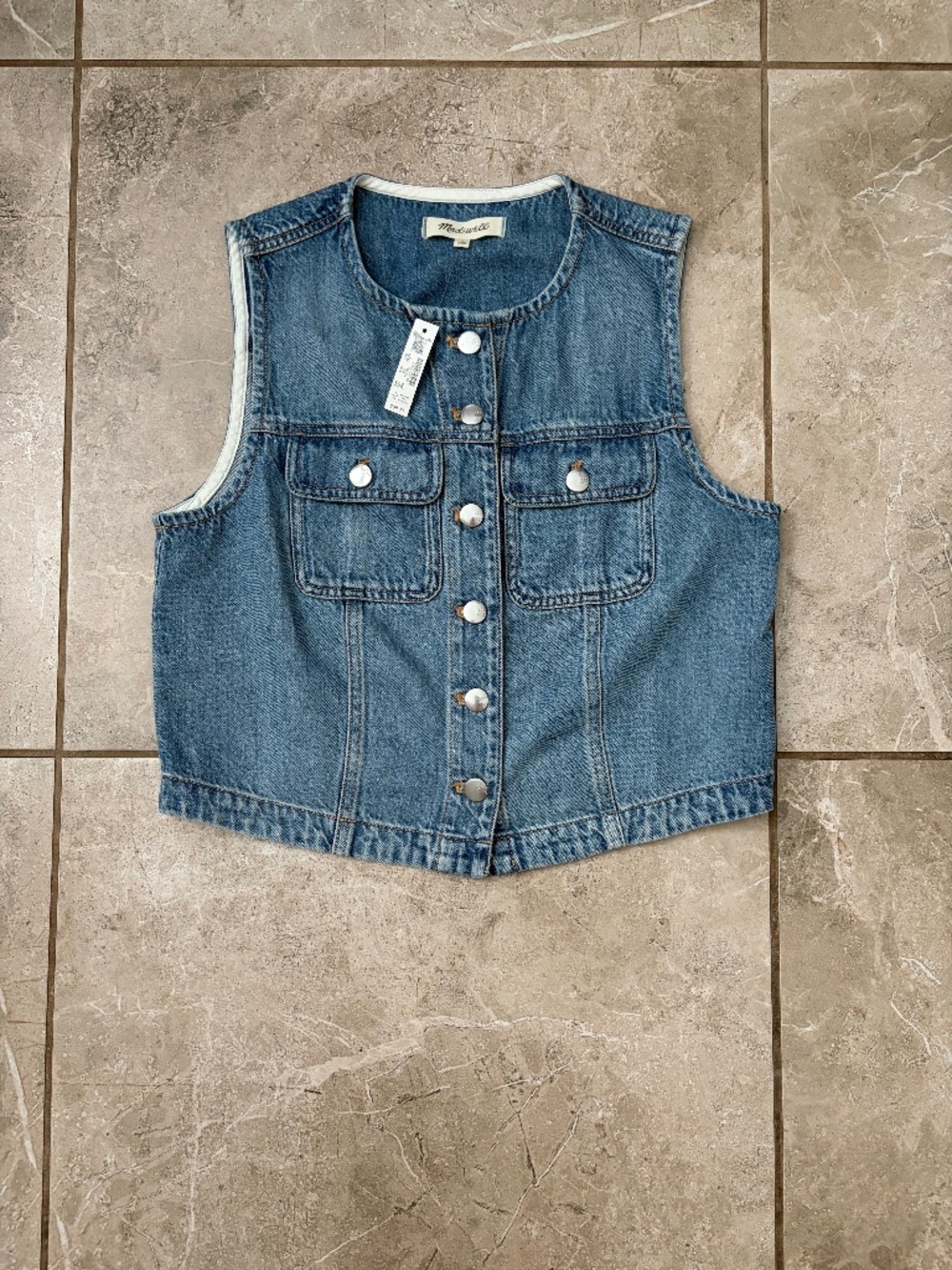 Madewell Cropped Denim Vest: Airy Denim Edition - Picture 2 of 6